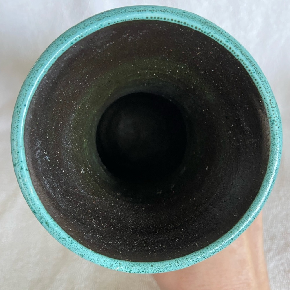 🩷 Vtg ITALIAN Hand Made POTTERY VASE Carved Designs in TEAL/BURGUNDY/Metallic Bl - Picture 6 of 11